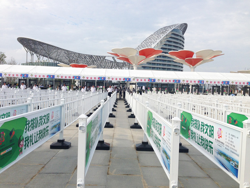 bsports市政护栏用于2013中国花卉博览会